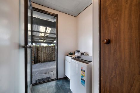 Photo of property in 1/88 Parrs Cross Road, Henderson, Auckland, 0612