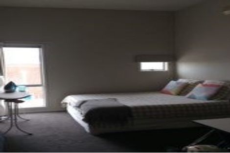 Photo of property in 8a Madeira Lane, Grafton, Auckland, 1023