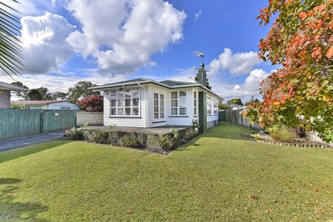 Photo of property in 21 Hill Crescent, Papakura, 2110