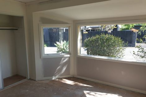 Photo of property in 4/45 Shakespeare Road, Milford, Auckland, 0620