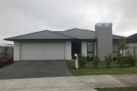 Photo of property in 8 Gelderland Way, Karaka, Papakura, 2113