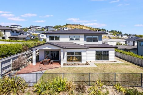 Photo of property in 13 Canary Way, Whitby, Porirua, 5024