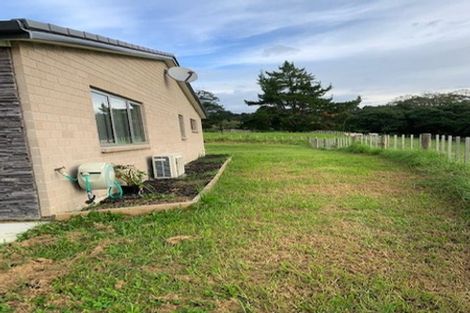 Photo of property in 51-53 Shaw Road, Oratia, Auckland, 0604