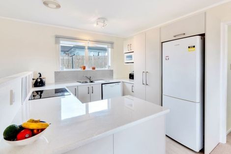 Photo of property in 6 Elisa Lane, Ranui, Auckland, 0612