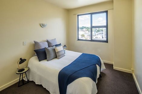 Photo of property in 17 Kent Terrace - Kent Apartments, 7e/16 Kent Terrace, Mount Victoria, Wellington, 6011