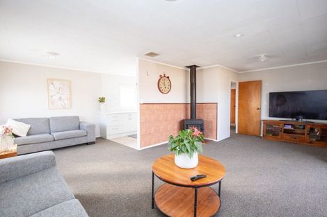 Photo of property in 14 Miller Place, Ngatea, 3503