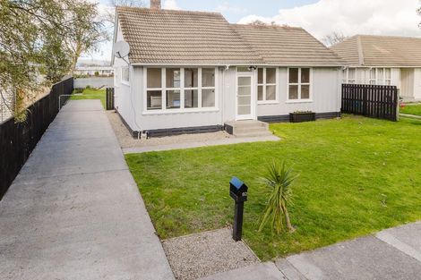 Photo of property in 60 Ellesmere Crescent, Highbury, Palmerston North, 4412