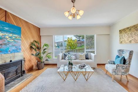 Photo of property in 14 Camelot Place, Glenfield, Auckland, 0629