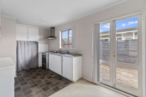 Photo of property in 1/41 Challen Close, Conifer Grove, Takanini, 2112