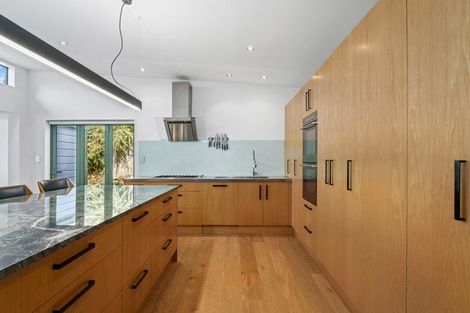 Photo of property in 77 Kent Street, Kingston, Athol, 9793