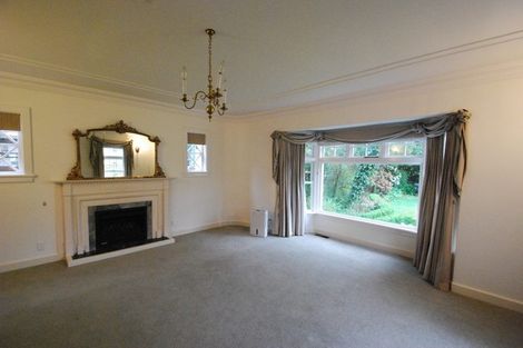 Photo of property in 19 Fitzherbert Terrace, Thorndon, Wellington, 6011