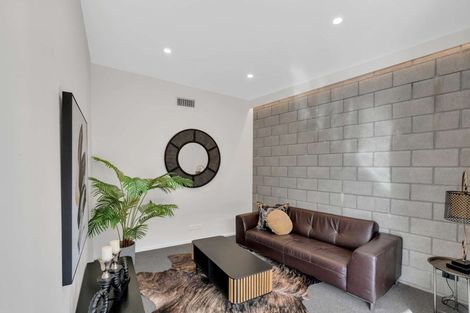 Photo of property in 13 Round Hill Rise, Cracroft, Christchurch, 8022