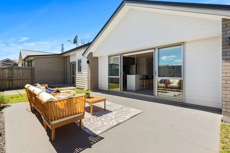 Photo of property in 52 Crown Street, Papamoa, 3118