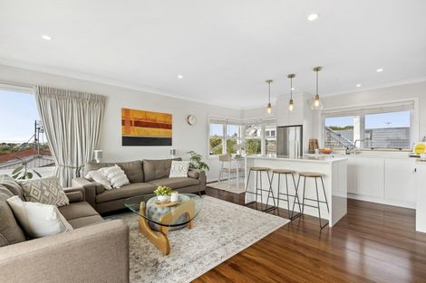 Photo of property in 3/7 Onepoto Road, Hauraki, Auckland, 0622