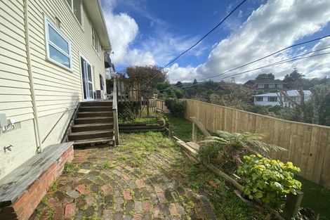 Photo of property in 10 Oriel Place, Tawa, Wellington, 5028