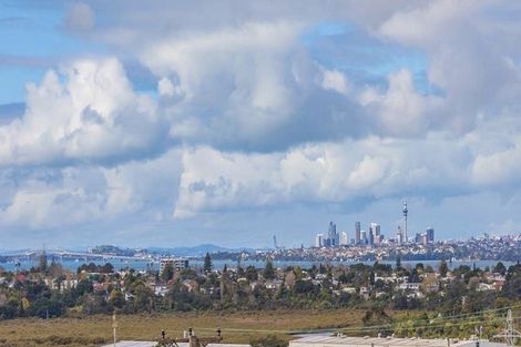 Photo of property in 3/43a Waimumu Road, Massey, Auckland, 0614