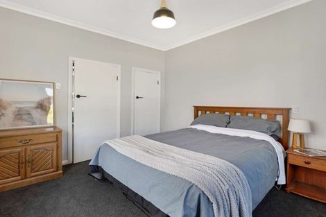 Photo of property in 64 Great North Road, Saint Johns Hill, Whanganui, 4500