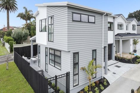 Photo of property in 10a Kotuku Street, Te Atatu Peninsula, Auckland, 0610