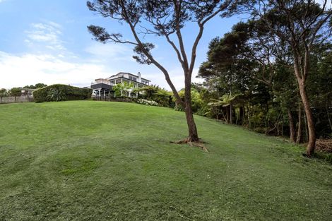 Photo of property in 37 Fairfax Avenue, Northcote, Auckland, 0627