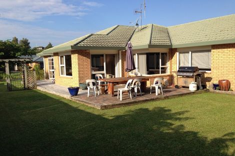 Photo of property in 37 Ayrshire Drive, Grandview Heights, Hamilton, 3200