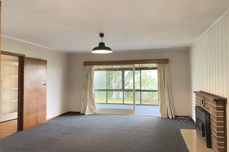 Photo of property in 1/66 Buscomb Avenue, Henderson, Auckland, 0610