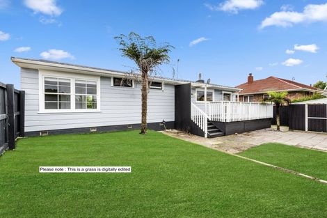 Photo of property in 33b Gill Avenue, Te Atatu Peninsula, Auckland, 0610