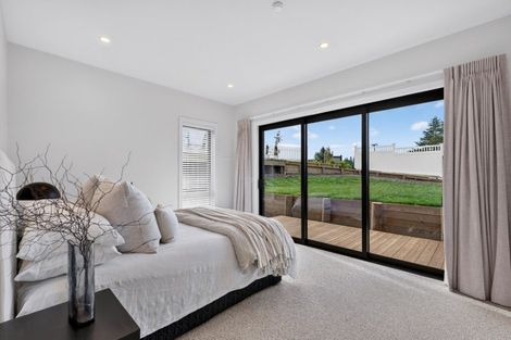 Photo of property in 21 Annie Aranui Drive, Poraiti, 4182