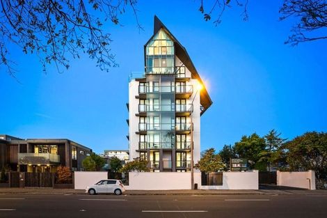 Photo of property in 4/12 Latimer Square, Christchurch Central, Christchurch, 8011