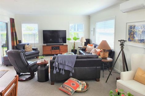 Photo of property in 4 Young Place, Taradale, Napier, 4112