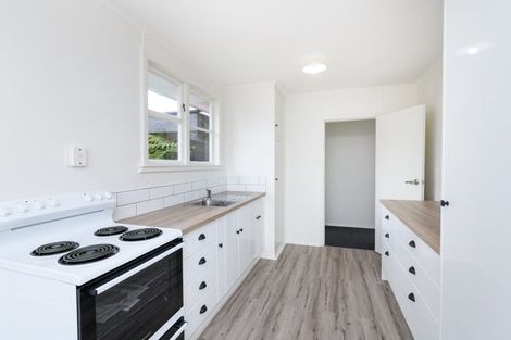 Photo of property in 33 Crewe Crescent, Hokowhitu, Palmerston North, 4410
