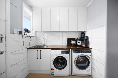 Photo of property in 22 Willis Street, Bader, Hamilton, 3206