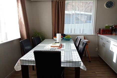 Photo of property in 5 Prestige Place, Maoribank, Upper Hutt, 5018