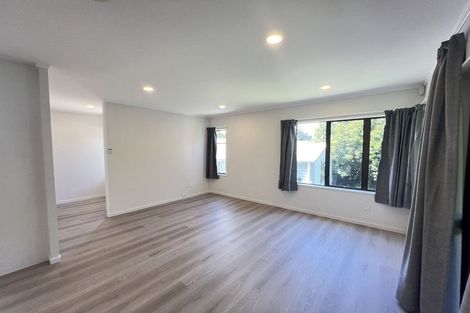 Photo of property in 12 Leven Lane, Totara Heights, Auckland, 2105