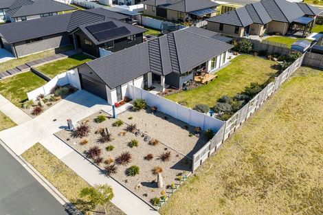 Photo of property in 4 Te Taniwha Road, One Tree Point, 0118