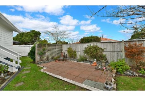 Photo of property in 14 Nickell Place, Orewa, 0931