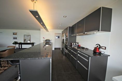 Photo of property in 11 Sovereign Point, Kaiwharawhara, Wellington, 6035