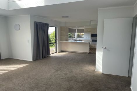 Photo of property in 2/14 Rakaia Rise, Clover Park, Auckland, 2019