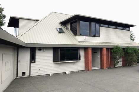 Photo of property in 16 Kent Lodge Avenue, Avonhead, Christchurch, 8042