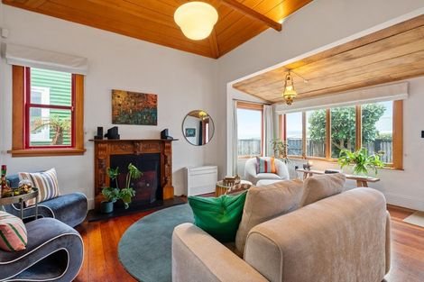 Photo of property in 10 Ferry Street, Seatoun, Wellington, 6022