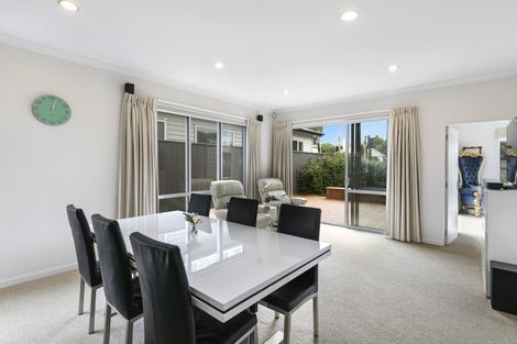 Photo of property in 60 Whites Line West, Woburn, Lower Hutt, 5010