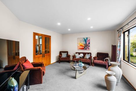 Photo of property in 140 Memorial Avenue, Burnside, Christchurch, 8053