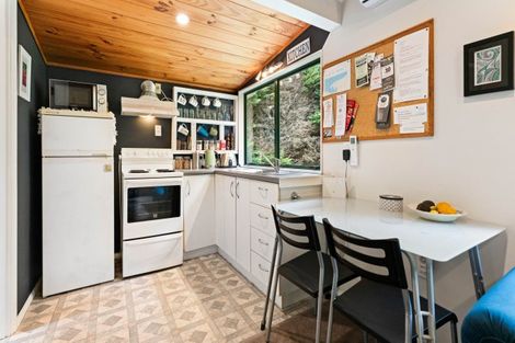 Photo of property in 23 Wharf Road, Clarks Beach, Pukekohe, 2679