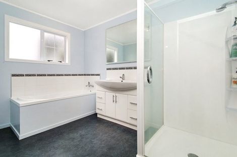 Photo of property in 9 Ordley Grove, Tawa, Wellington, 5028