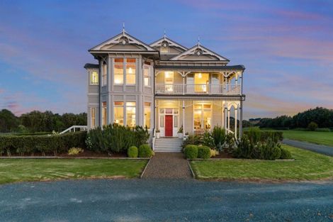Photo of property in 111 Wharf Road, Clarks Beach, Pukekohe, 2679