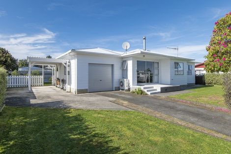 Photo of property in 12 Heather Street, Levin, 5510