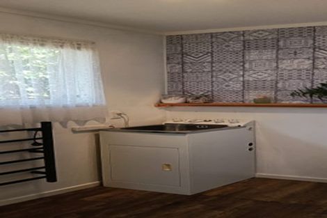 Photo of property in 38 Sunvue Road, Glen Eden, Auckland, 0602