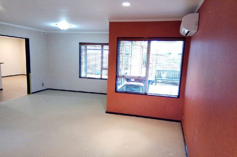 Photo of property in 6 Bass Street, West Harbour, Auckland, 0618