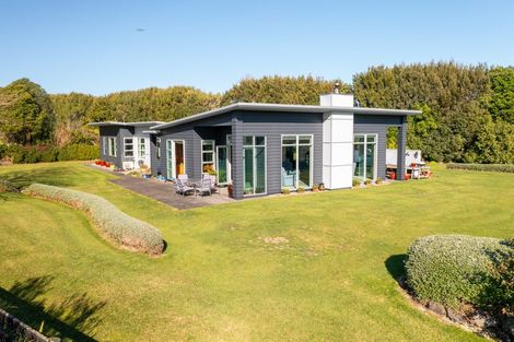 Photo of property in 172 Kaipikari Road Upper, Urenui, 4375