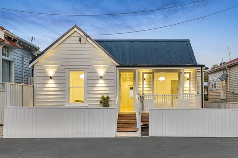 Photo of property in 4 Cheltenham Road, Devonport, Auckland, 0624