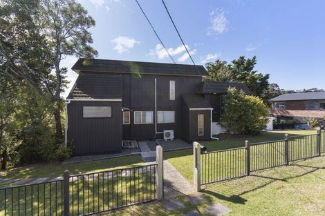 Photo of property in 53 Island Bay Road, Beach Haven, Auckland, 0626